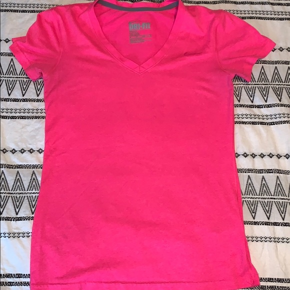 Nike Dri-Fit shirt - Picture 1 of 4